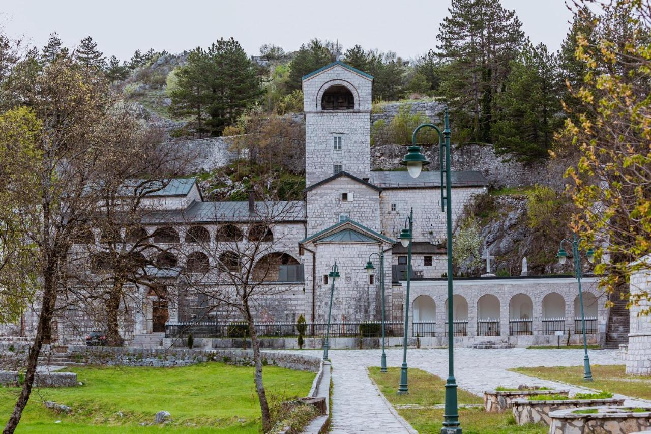 Hotel Dapcevic Cetinje Exterior photo